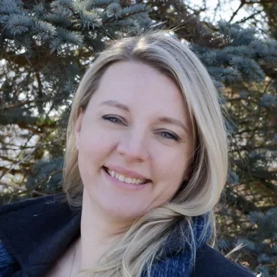 A headshot photo of Becky Gennero, a chiropractor at Generation Chiropractic